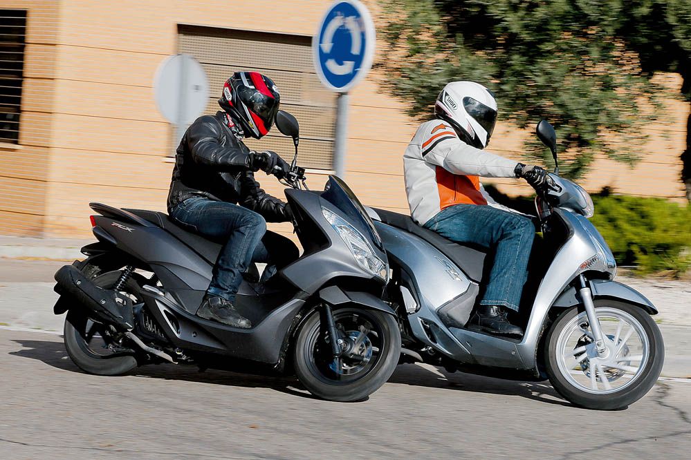 Comparativa: Honda PCX vs Honda Scoopy 125 ABS. Galería