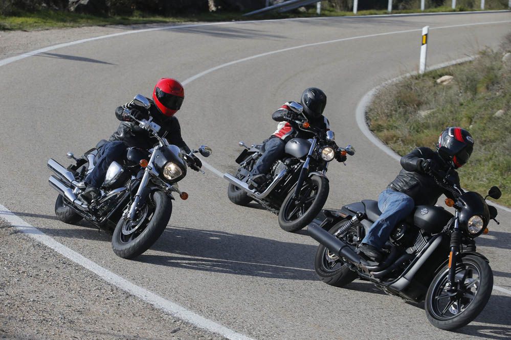 Comparativa Harley-Davidson Street XG750, la Suzuki Intruder M800 y la Triumph Speedmaster. Galería