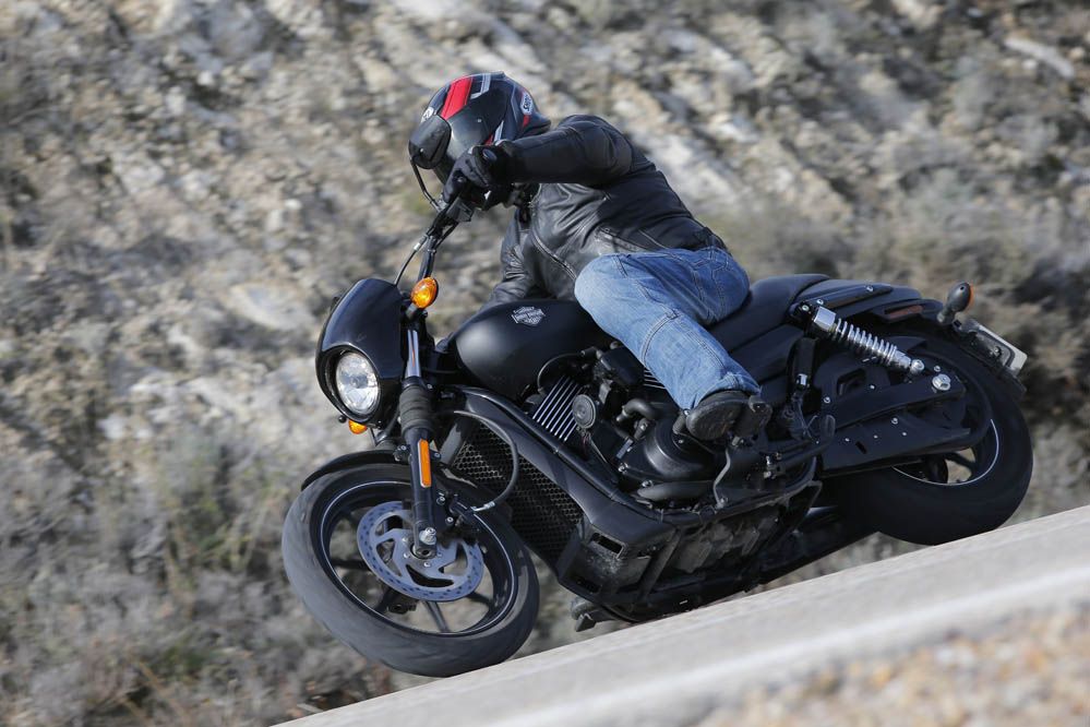 Comparativa Harley-Davidson Street XG750, la Suzuki Intruder M800 y la Triumph Speedmaster. Galería