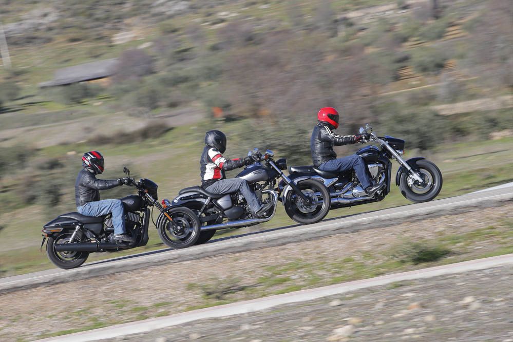 Comparativa Harley-Davidson Street XG750, la Suzuki Intruder M800 y la Triumph Speedmaster. Galería