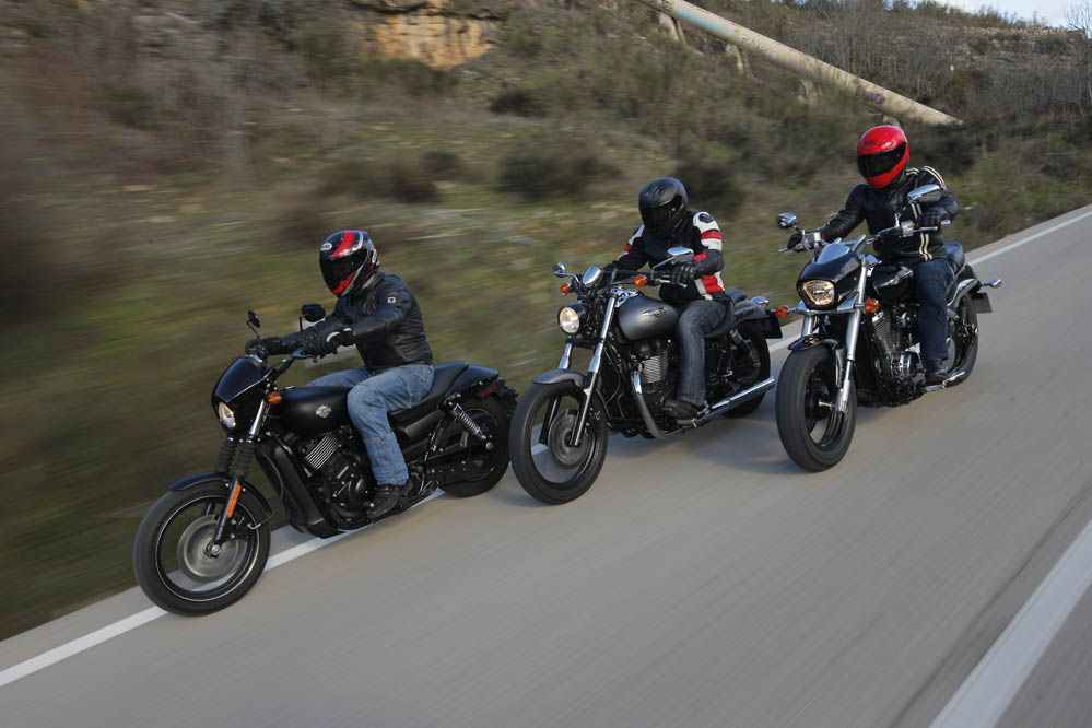 Comparativa Harley-Davidson Street XG750, la Suzuki Intruder M800 y la Triumph Speedmaster. Galería