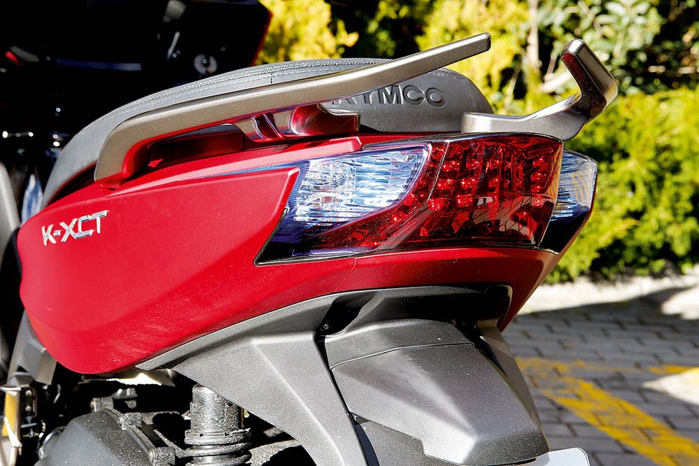Comparativa maxiscooter 125: Suzuki, KYMCO, Yamaha. Galería