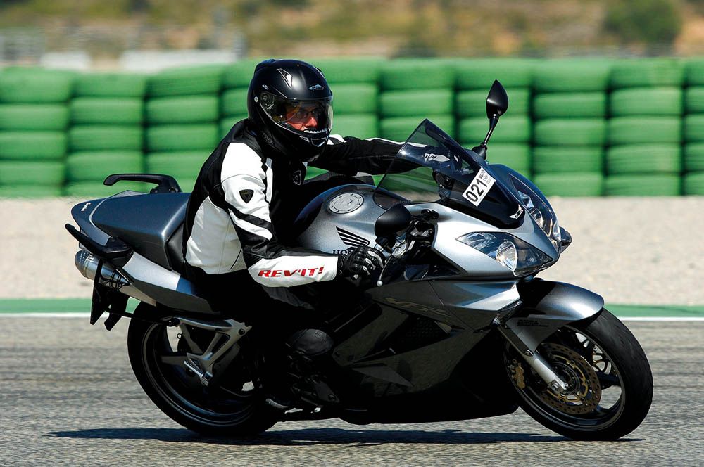 Objetivo 100.000: Honda VFR800 V-Tech. Galería