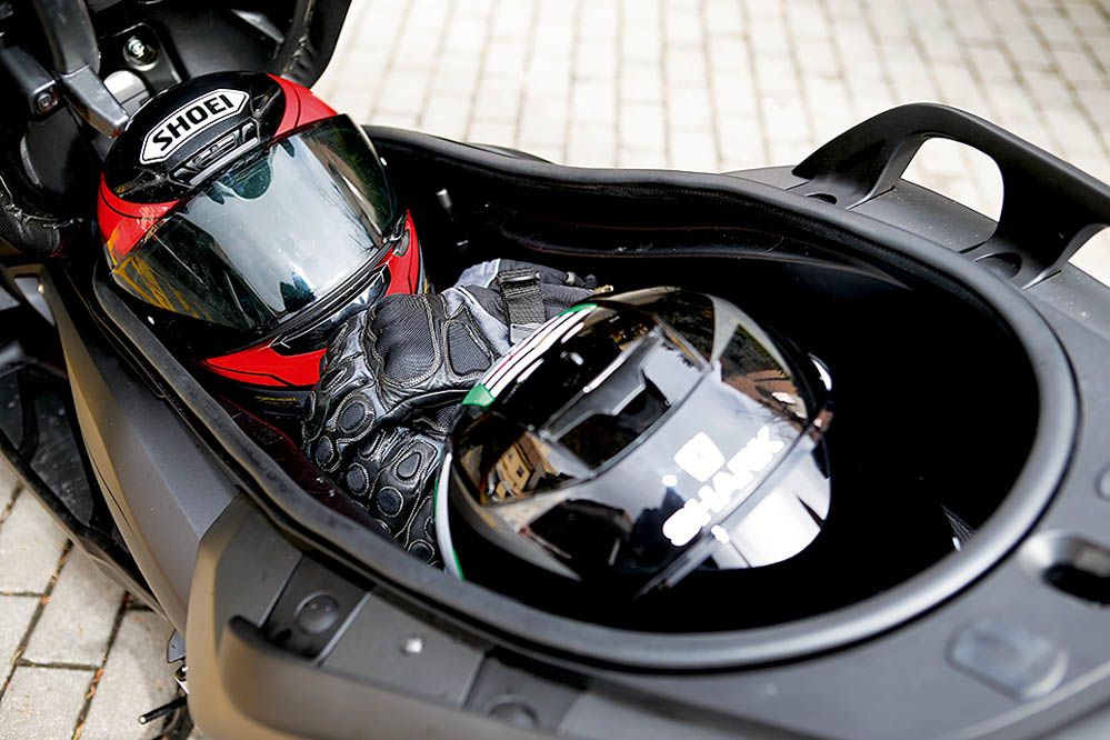 Comparativa maxiscooter 125: Suzuki, KYMCO, Yamaha. Galería