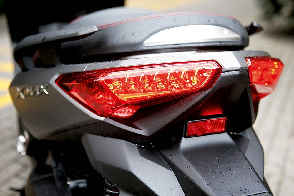 Comparativa maxiscooter 125: Suzuki, KYMCO, Yamaha. Galería