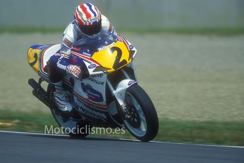 Fotos de Mick Doohan y su Honda 500 1992