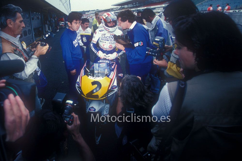 Fotos de Mick Doohan y su Honda 500 1992