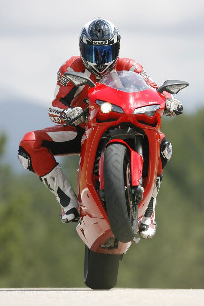 Las mejores fotos de la revista La Moto