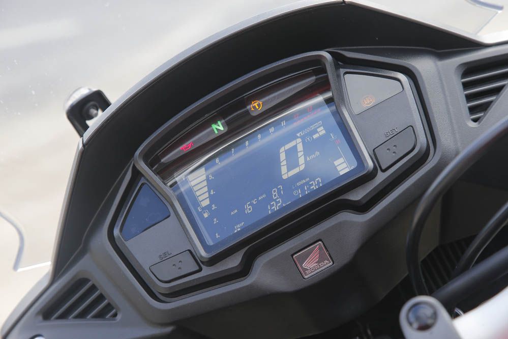 Comparativa Honda VFR800F y Honda CFR800X Crossrunner. Galería