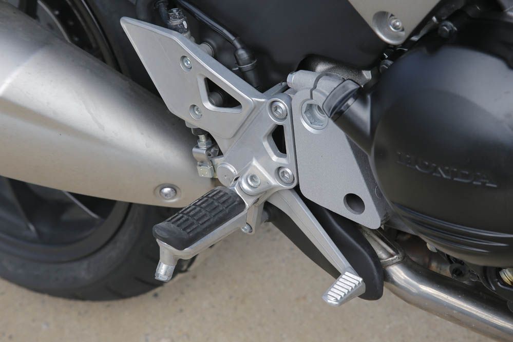 Comparativa Honda VFR800F y Honda CFR800X Crossrunner. Galería