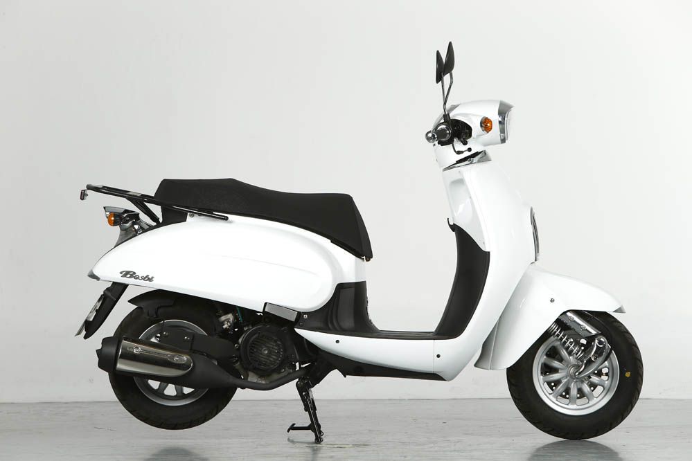 Comparativa Scooter Vintage 125: Daelim, KYMCO, Peugeot y Vespa.Galería