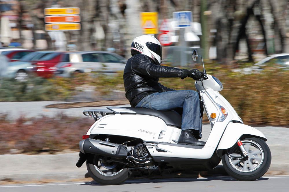 Comparativa Scooter Vintage 125: Daelim, KYMCO, Peugeot y Vespa.Galería