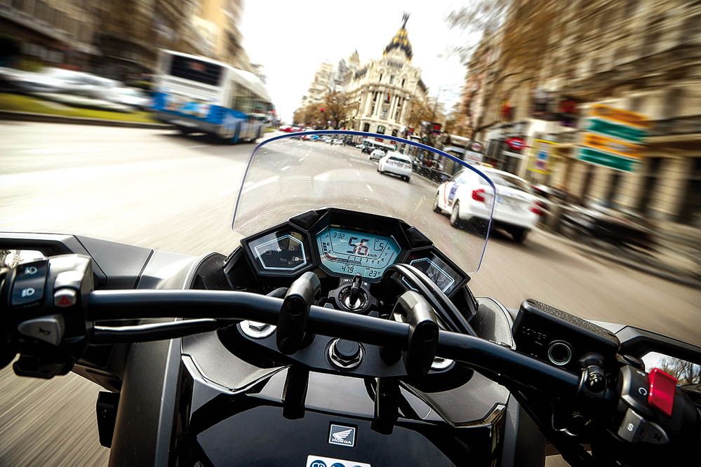 Prueba de la Honda NM4 Vultus. Galería