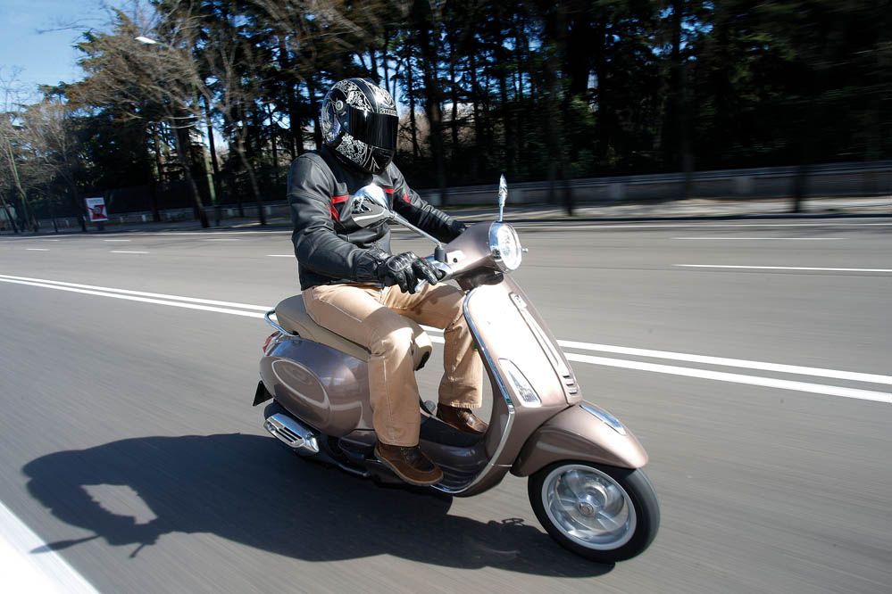 Comparativa Scooter Vintage 125: Daelim, KYMCO, Peugeot y Vespa.Galería