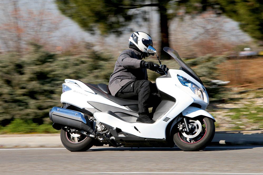 Comparativa Maxiscooter 400: Suzuki, Yamaha, KYMCO y Peugeot