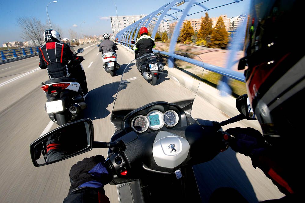 Comparativa Maxiscooter 400: Suzuki, Yamaha, KYMCO y Peugeot