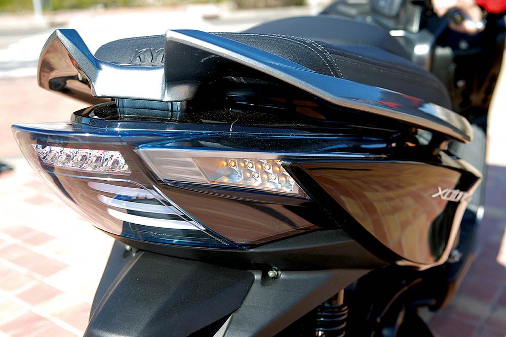 Comparativa Maxiscooter 400: Suzuki, Yamaha, KYMCO y Peugeot