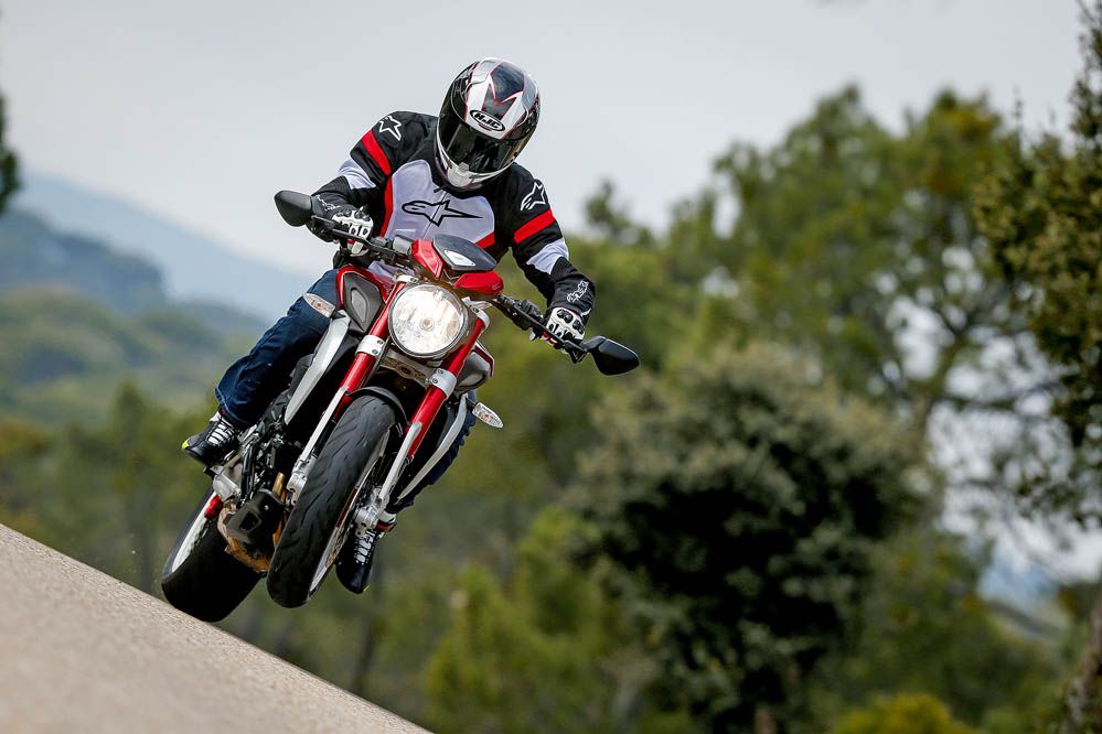 Prueba de la MV Agusta Brutale 800 Dragster RR. Galería