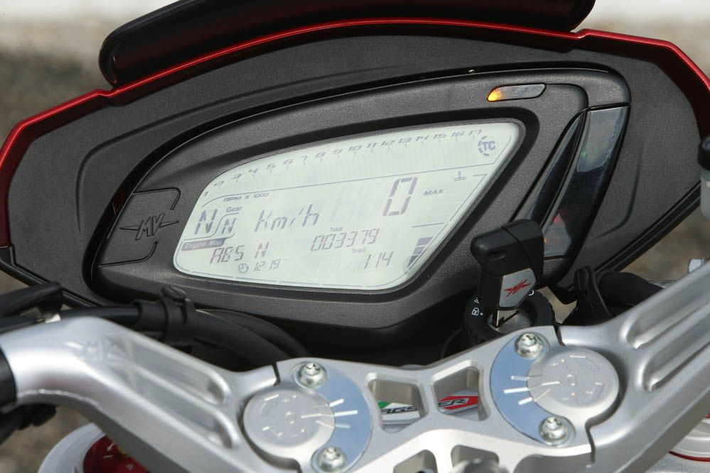 Prueba de la MV Agusta Brutale 800 Dragster RR. Galería