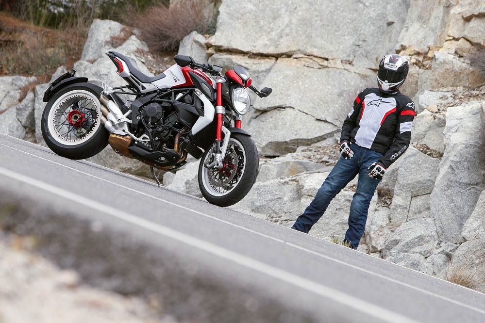 Prueba de la MV Agusta Brutale 800 Dragster RR. Galería