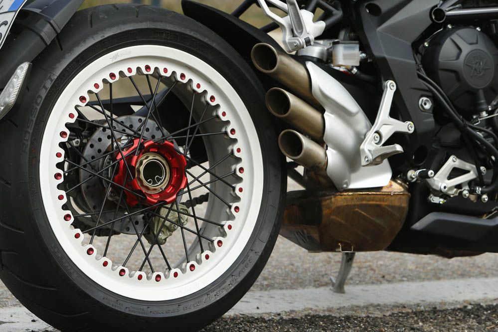 Prueba de la MV Agusta Brutale 800 Dragster RR. Galería