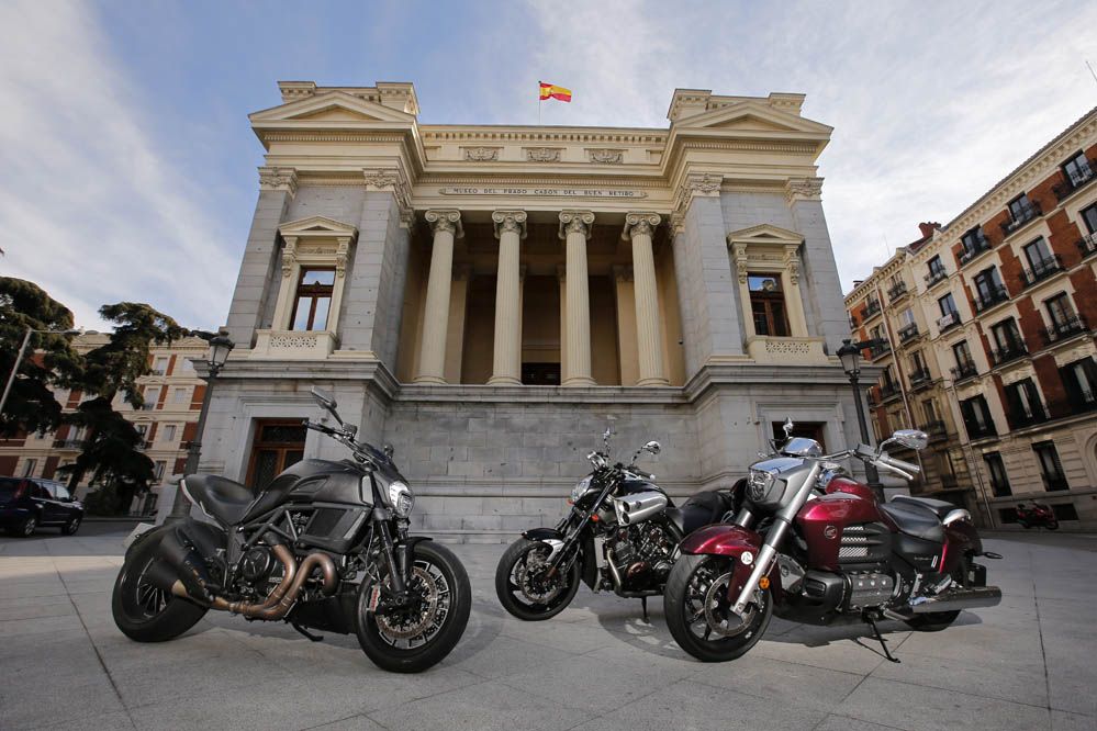 Comparativa Muscle Bikes: Ducati Diavel, Honda Gold Wing F6C y Yamaha V-Max. Galería