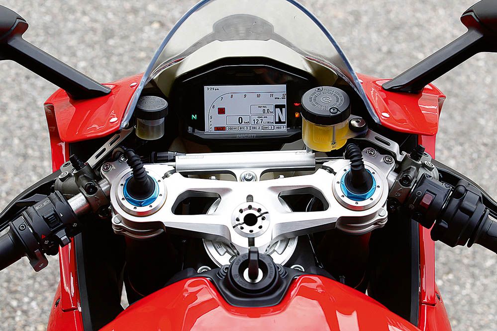 Comparativa Superbike: BMW S 1000 RR, Ducati 1299 Panigale S y Yamaha YZF-1. Galería