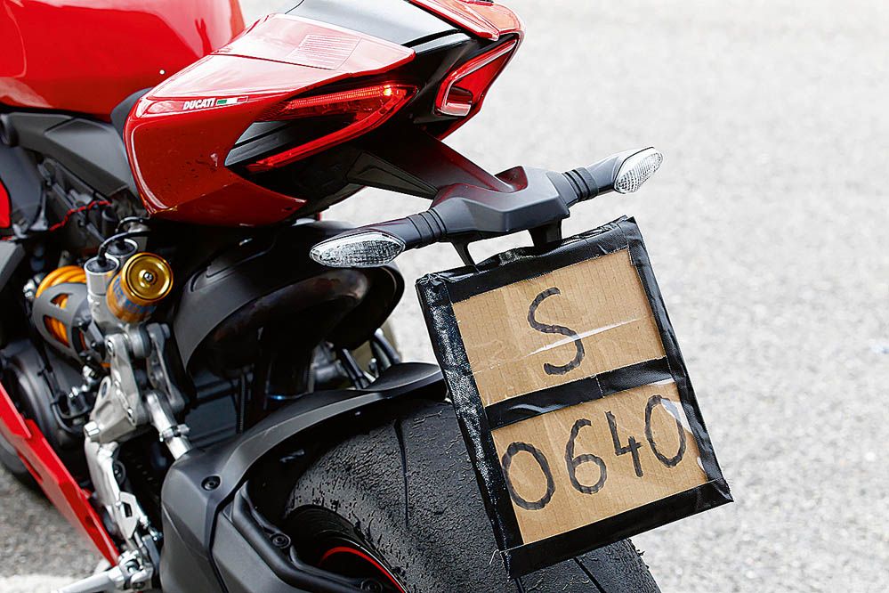 Comparativa Superbike: BMW S 1000 RR, Ducati 1299 Panigale S y Yamaha YZF-1. Galería