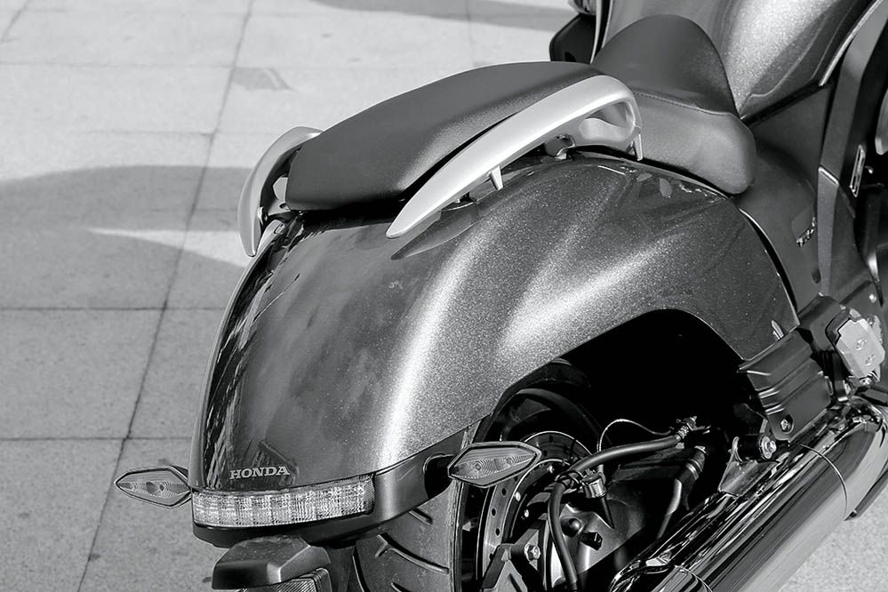 Comparativa Muscle Bikes: Ducati Diavel, Honda Gold Wing F6C y Yamaha V-Max. Galería