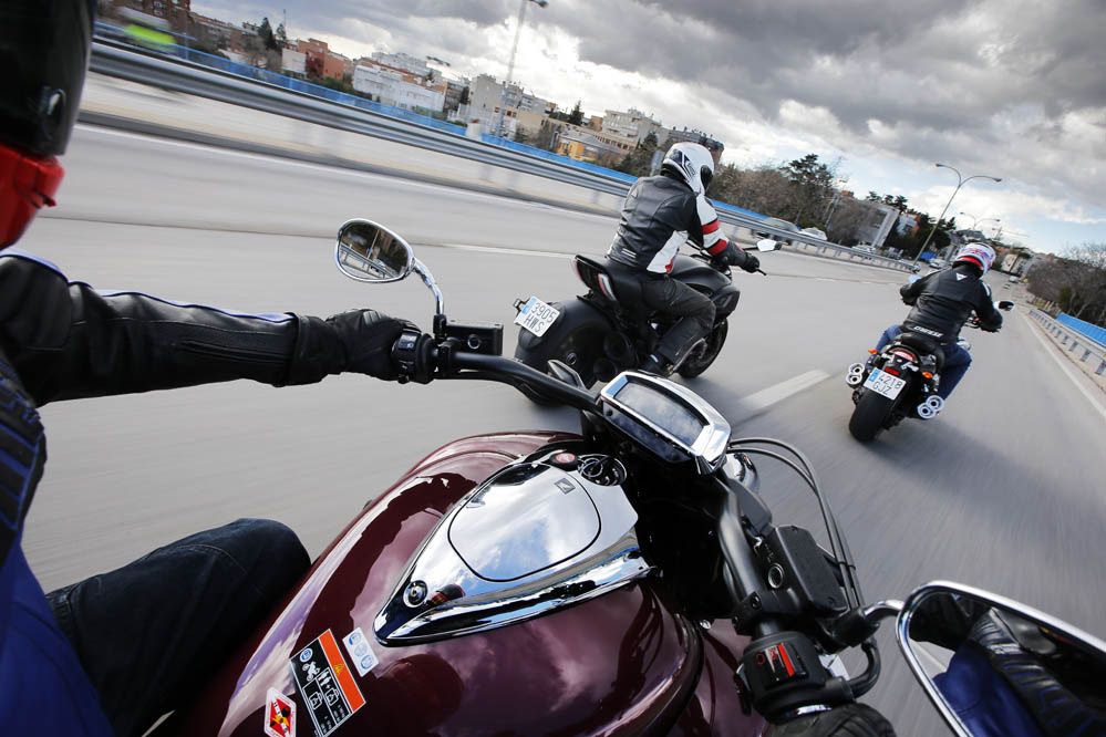 Comparativa Muscle Bikes: Ducati Diavel, Honda Gold Wing F6C y Yamaha V-Max. Galería