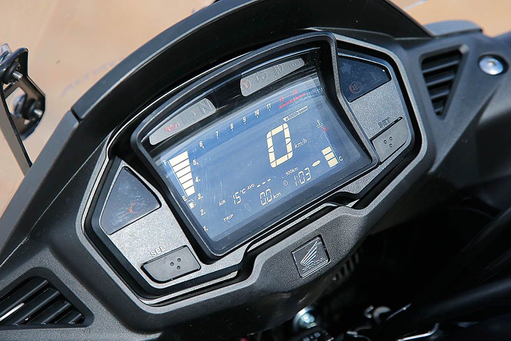 Comparativa Trail: Honda VFR800X Crossrunner, Suzuki V-Strom 1000, Yamaha MT-09 Tracer. Galería