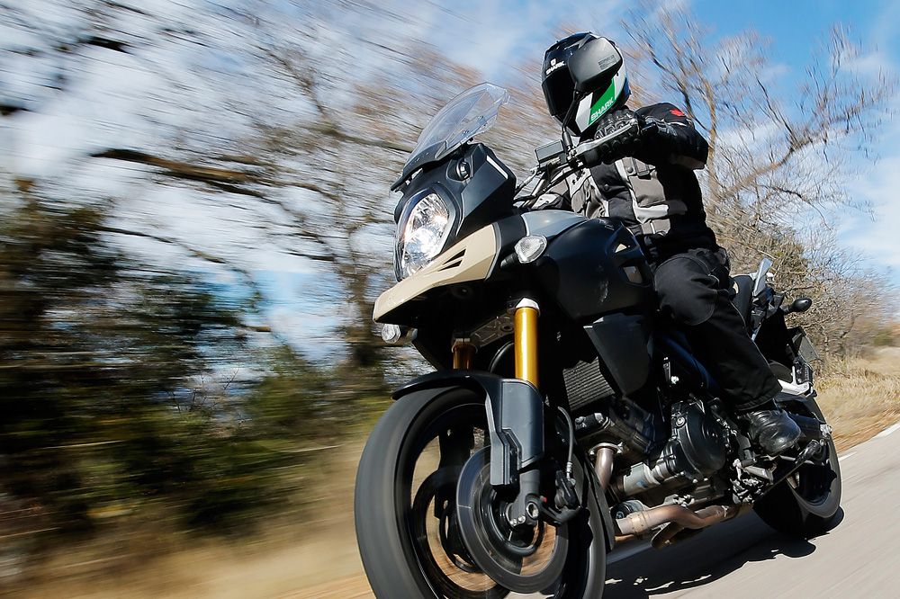 Comparativa Trail: Honda VFR800X Crossrunner, Suzuki V-Strom 1000, Yamaha MT-09 Tracer. Galería