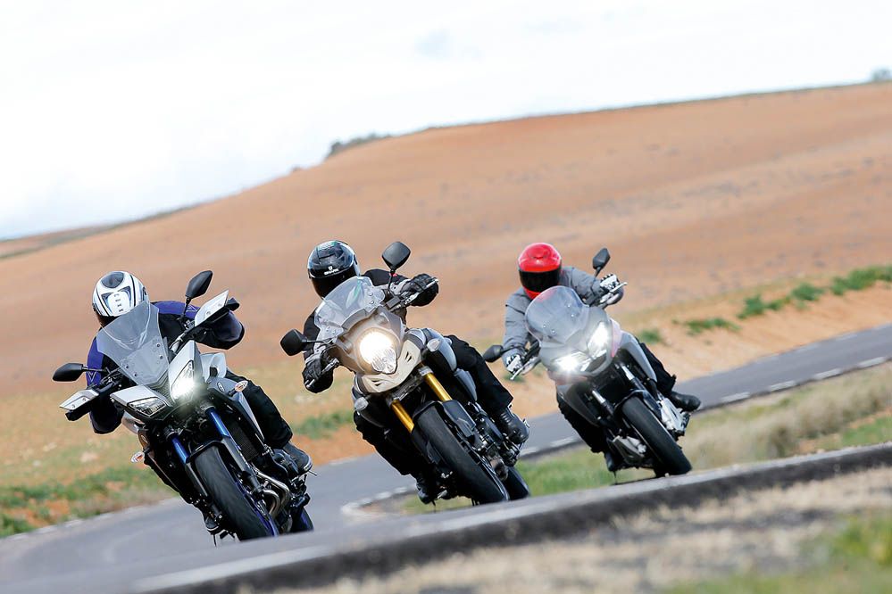 Comparativa Trail: Honda VFR800X Crossrunner, Suzuki V-Strom 1000, Yamaha MT-09 Tracer. Galería