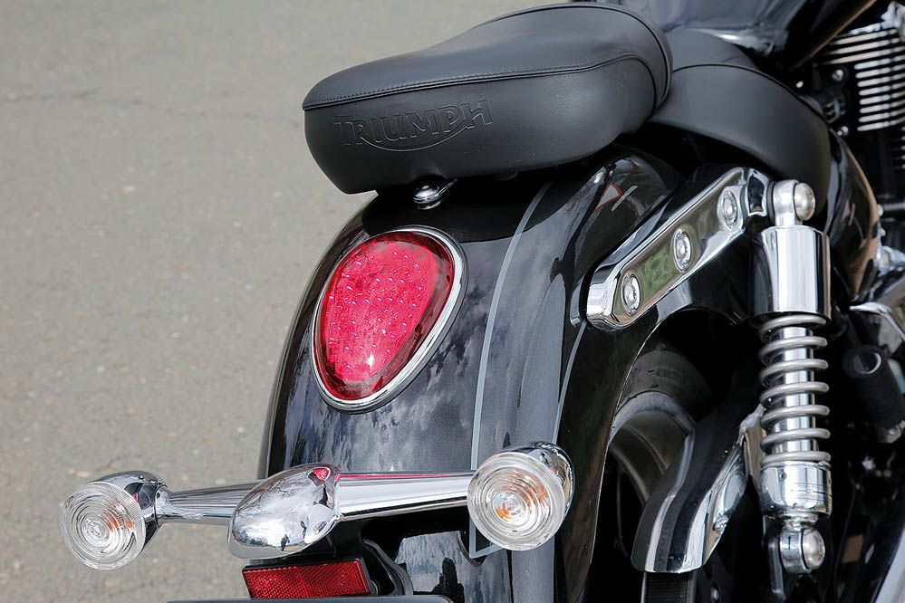 Comparativa Custom: Harley Davidson FXDF Fat Bob y Triumph Thunderbird Commander. Galería