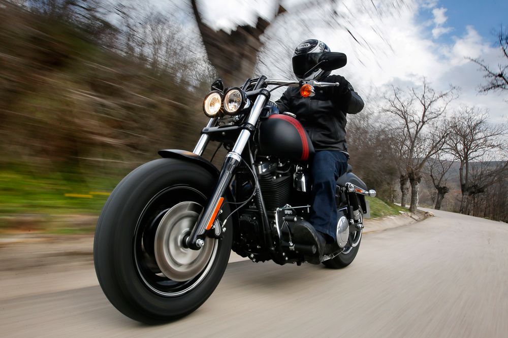 Comparativa Custom: Harley Davidson FXDF Fat Bob y Triumph Thunderbird Commander. Galería