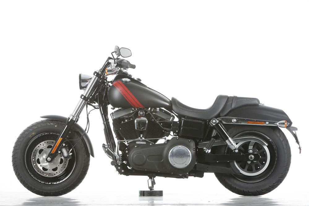 Comparativa Custom: Harley Davidson FXDF Fat Bob y Triumph Thunderbird Commander. Galería