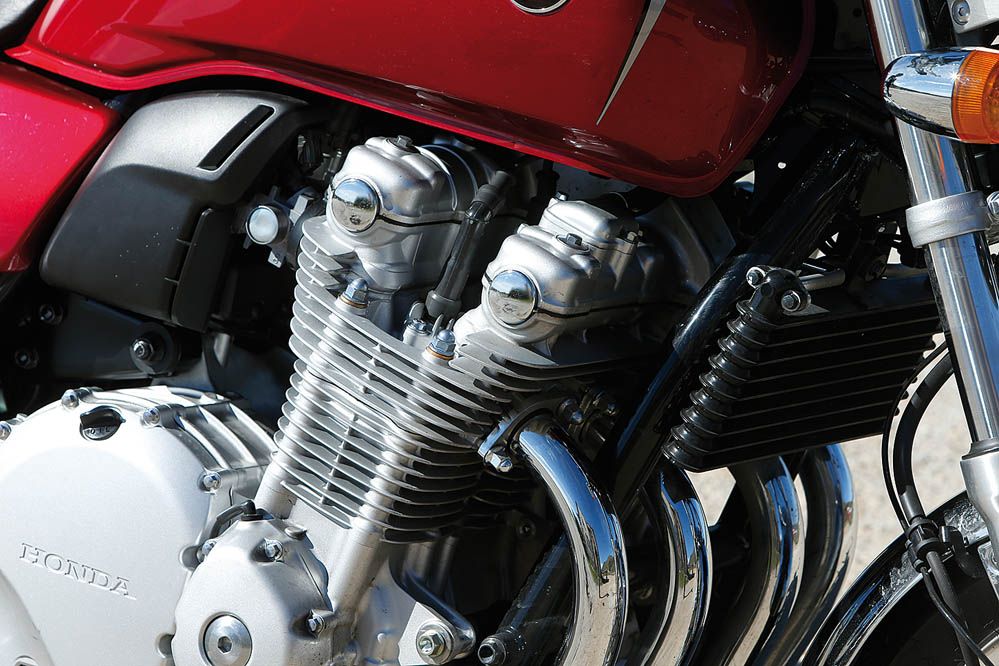 Comparativa Honda CB1100EX-Yamaha XJR1300. Galería