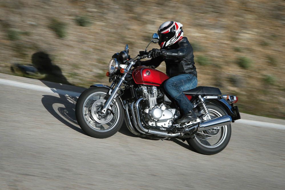 Comparativa Honda CB1100EX-Yamaha XJR1300. Galería