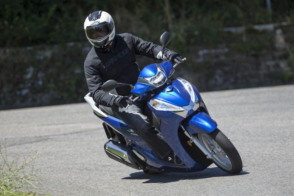 Honda Scoopy 300 2015. Galería