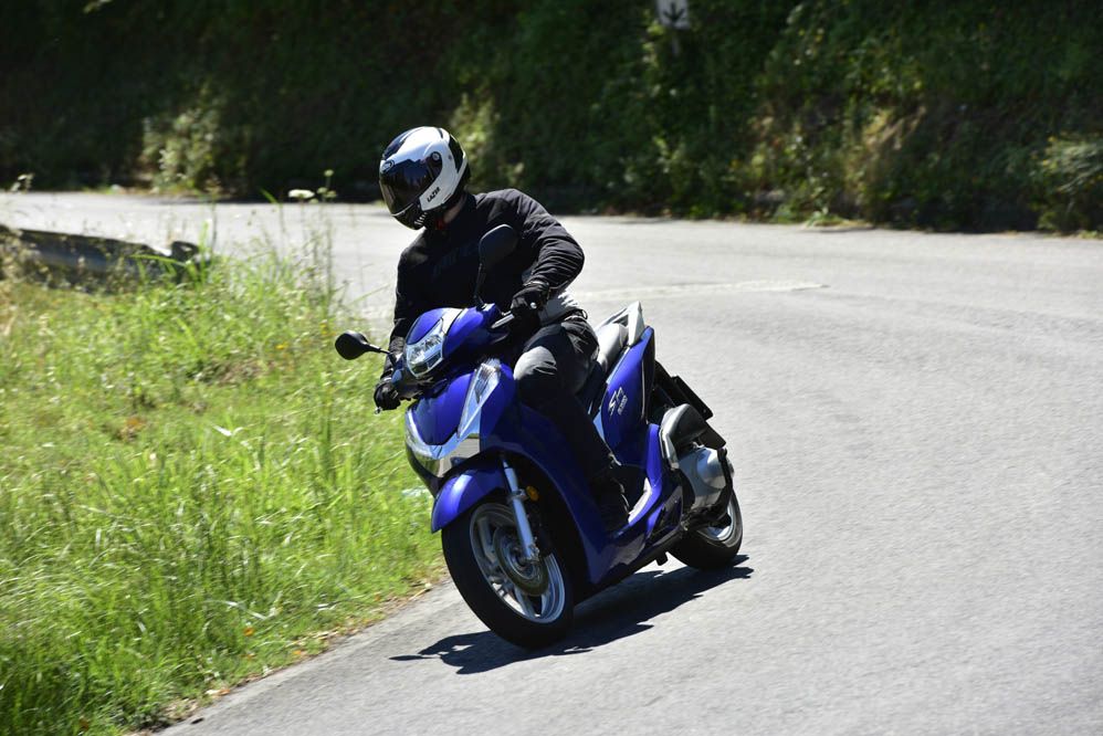 Honda Scoopy 300 2015. Galería