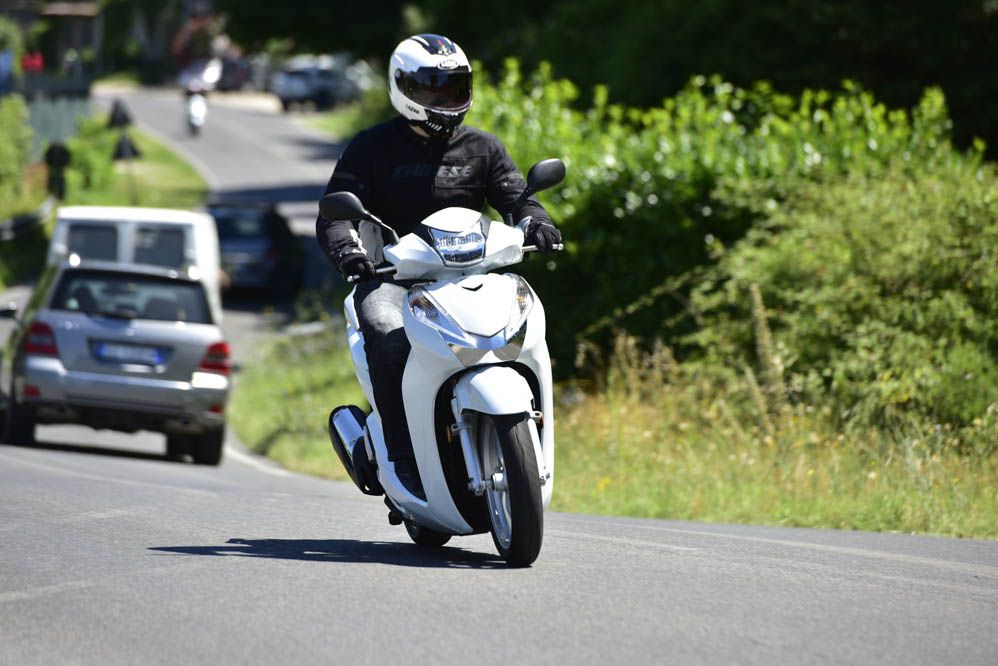 Honda Scoopy 300 2015. Galería