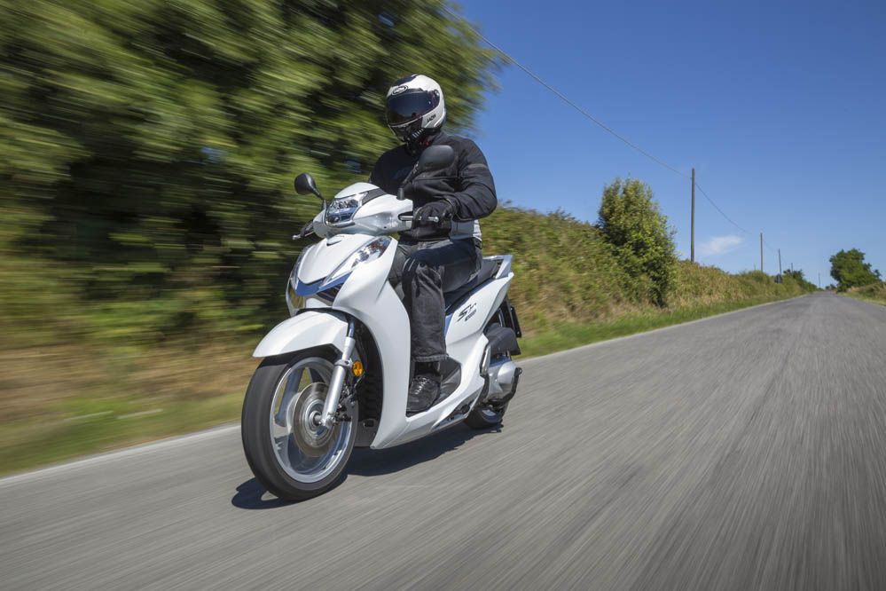 Honda Scoopy 300 2015. Galería