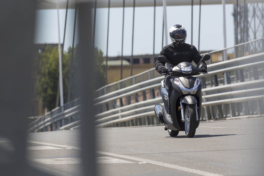 Honda Scoopy 300 2015. Galería