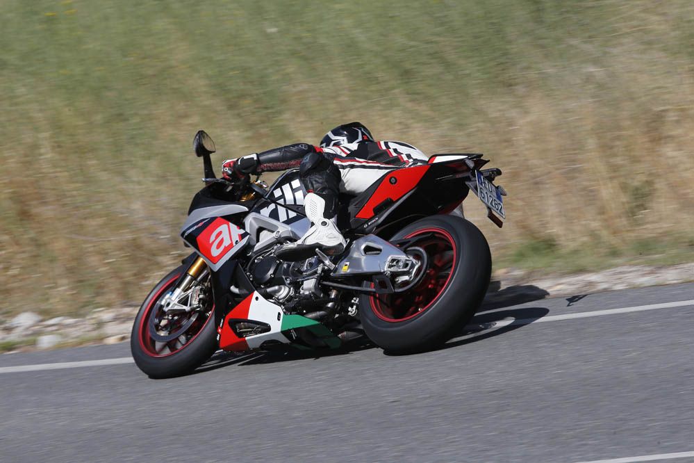 Prueba de la Aprilia RSV4 RF. Galería