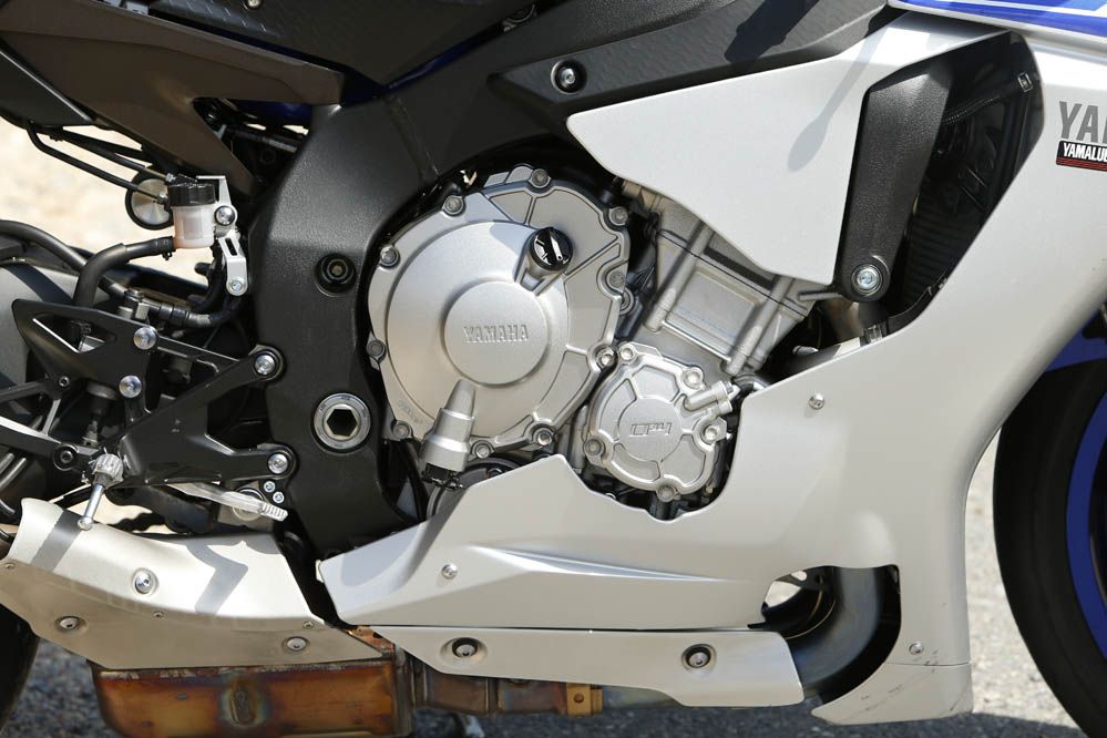 Prueba de la Yamaha YZF-R1 2015