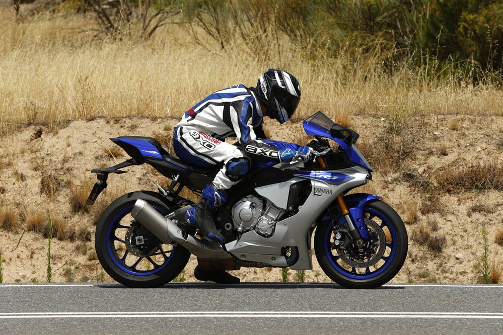 Prueba de la Yamaha YZF-R1 2015