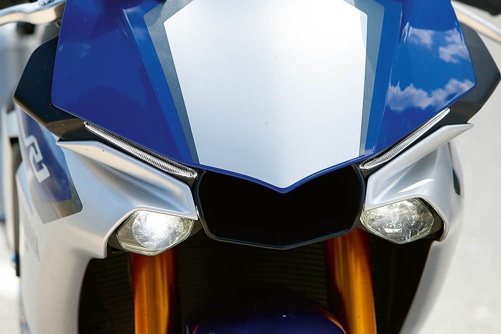 Prueba de la Yamaha YZF-R1 2015