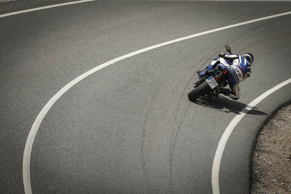 Prueba de la Yamaha YZF-R1 2015