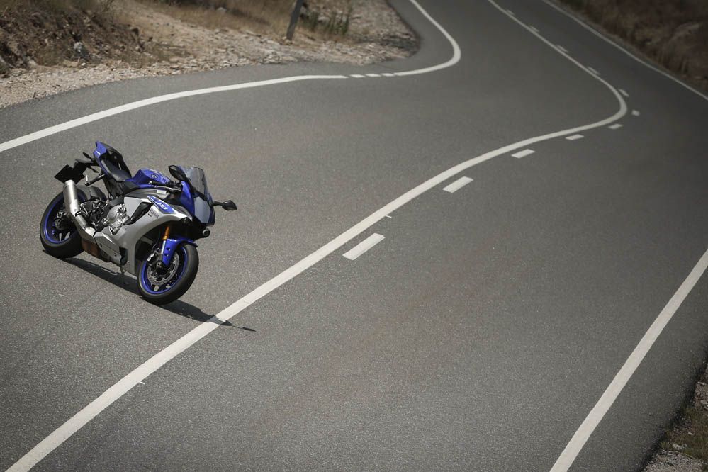 Prueba de la Yamaha YZF-R1 2015