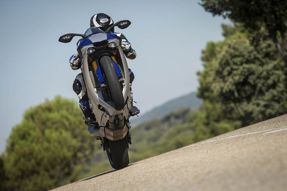 Prueba de la Yamaha YZF-R1 2015